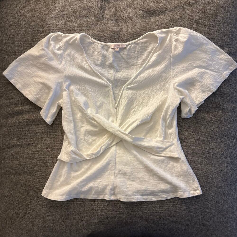 Skies are Blue V neck twist top shirt Medium